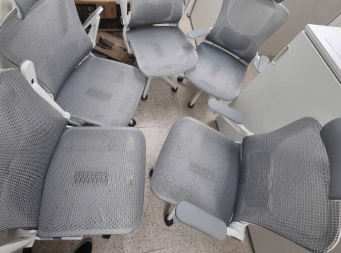 HOMEY NEST 메쉬 사무실 사무용의자 3D팔걸이 틸팅가능 요추 허리보호 체어 HN-OC107 – 사무용의자 후기